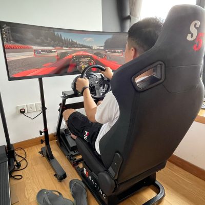 S5 Cockpit with tv stand